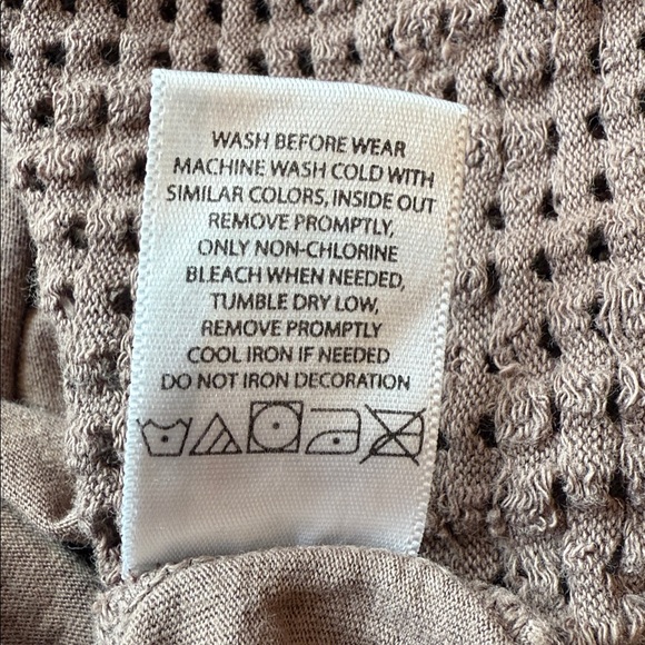 Harajuku Lovers This Love Is Serious Side Mesh Detail Graphic Tee - Picture 9 of 11